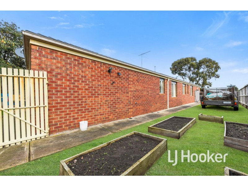 46 Bates Street, Cranbourne West VIC 3977