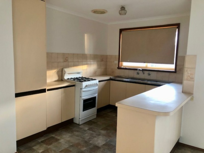 2/27 Virginia Street, Cranbourne VIC 3977