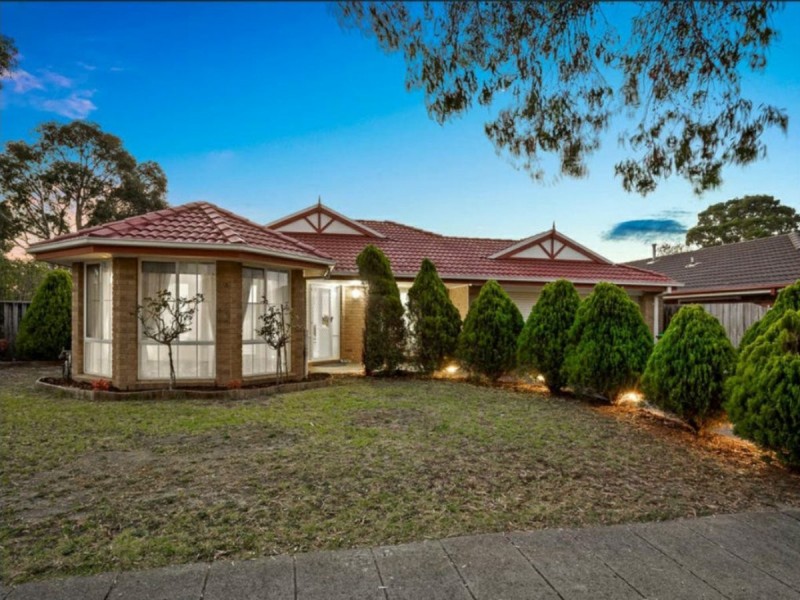 35 Paterson Drive, Lynbrook VIC 3975