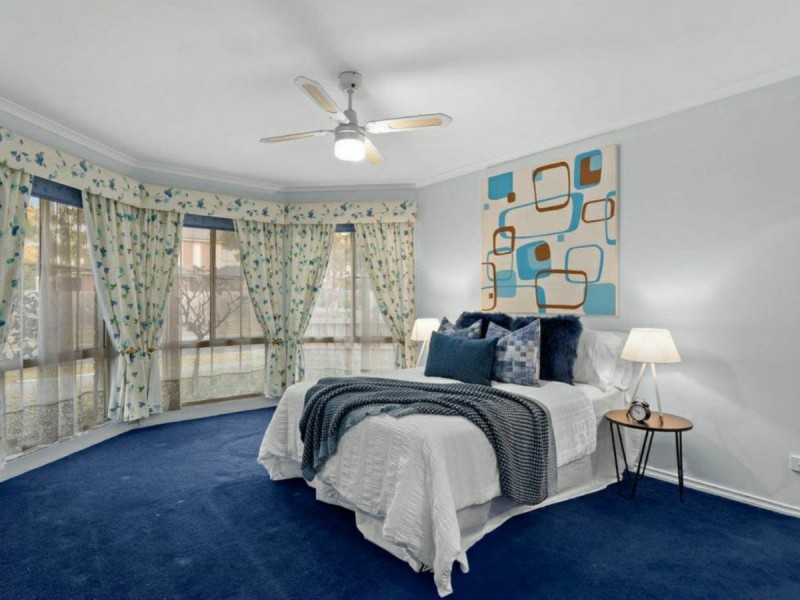 35 Paterson Drive, Lynbrook VIC 3975