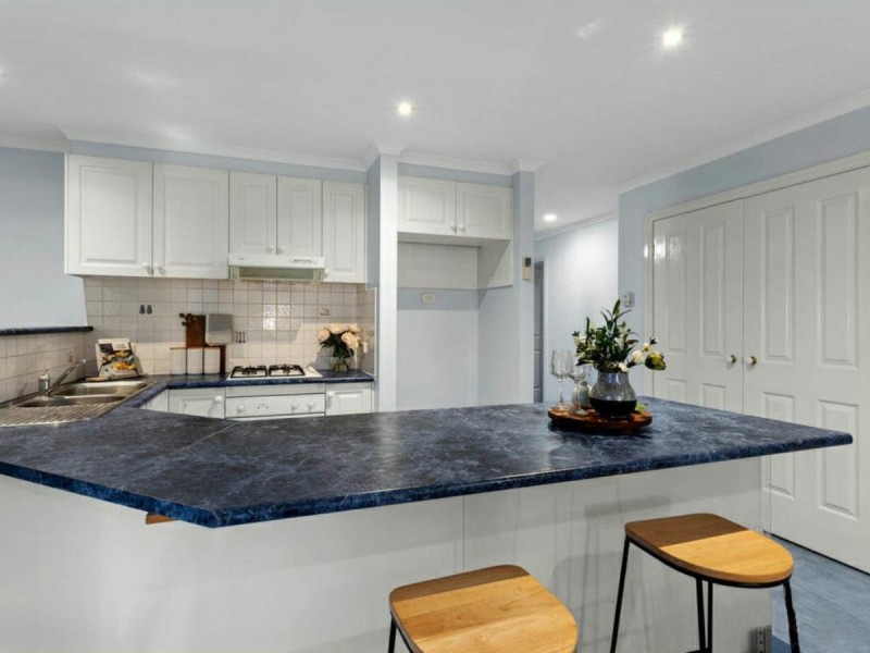 35 Paterson Drive, Lynbrook VIC 3975