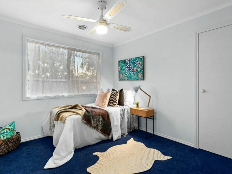 35 Paterson Drive, Lynbrook VIC 3975