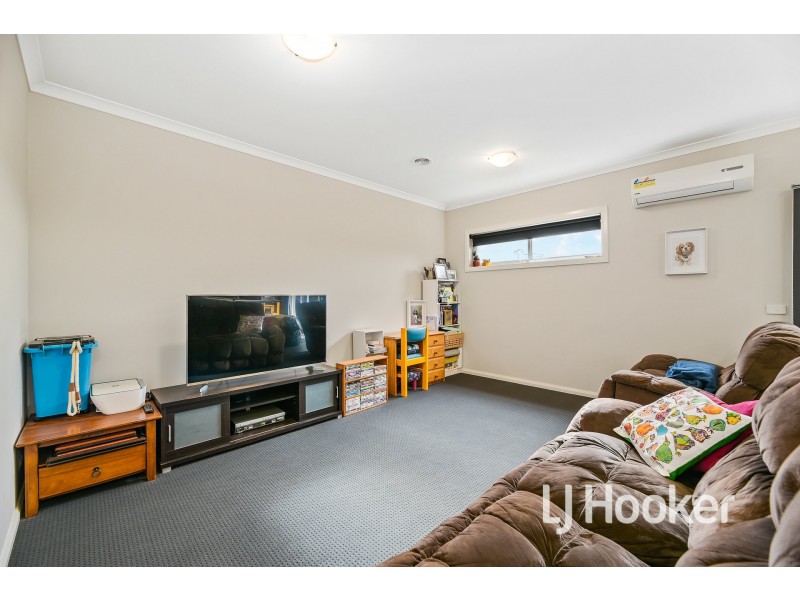 13/37-39 Valencia Circuit, Cranbourne VIC 3977