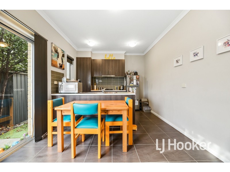 13/37-39 Valencia Circuit, Cranbourne VIC 3977