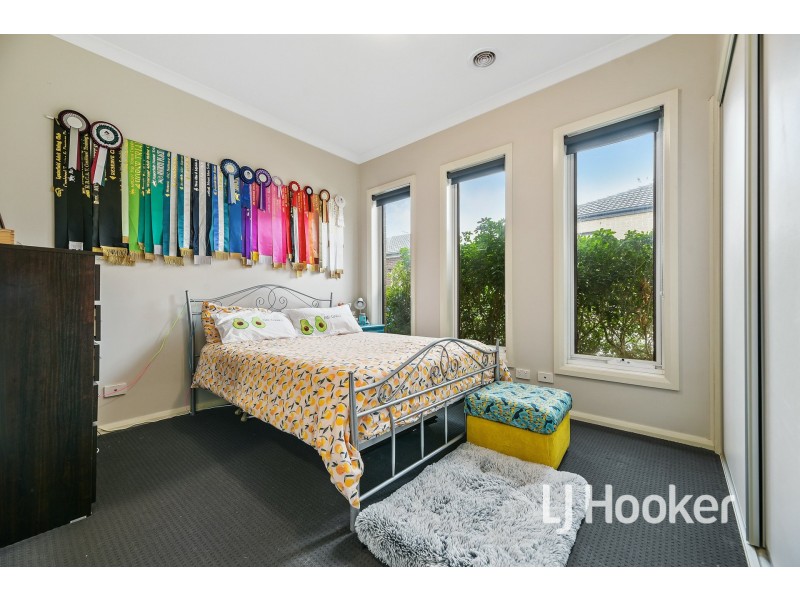 13/37-39 Valencia Circuit, Cranbourne VIC 3977