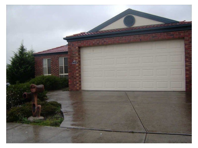17 Gowrie Place, Cranbourne VIC 3977
