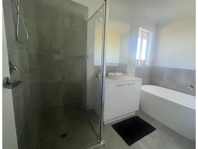 Clyde North VIC 3978