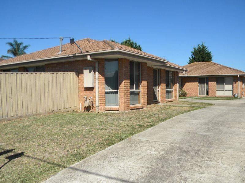 1/5 Maureen Close, Cranbourne VIC 3977
