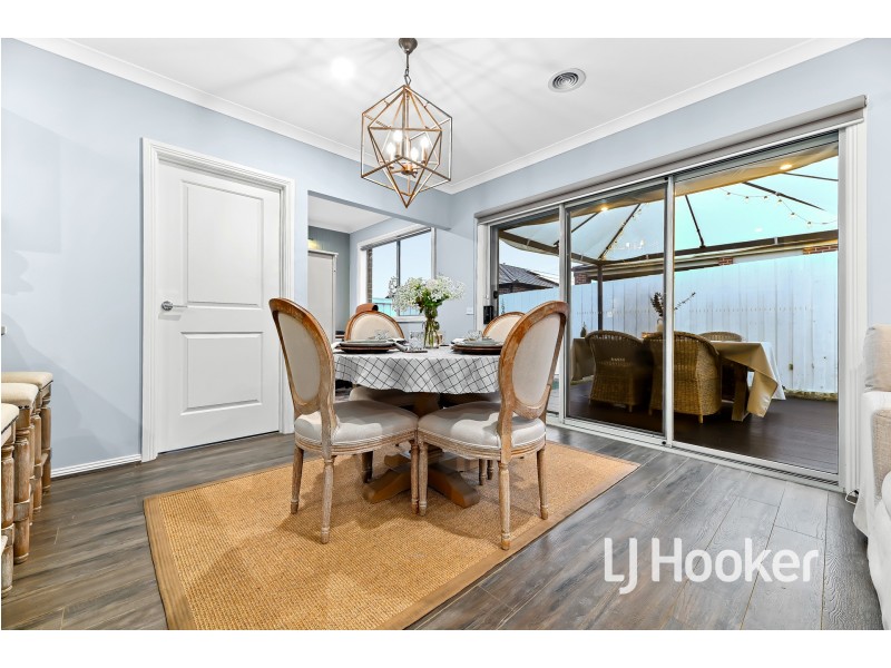 24 Anvil Way, Clyde North VIC 3978