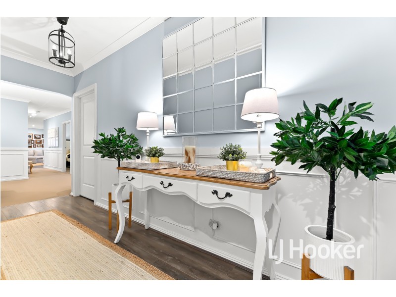 24 Anvil Way, Clyde North VIC 3978