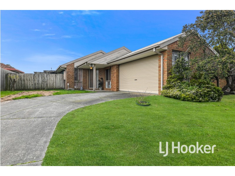 40 Hoysted Avenue, Cranbourne North VIC 3977