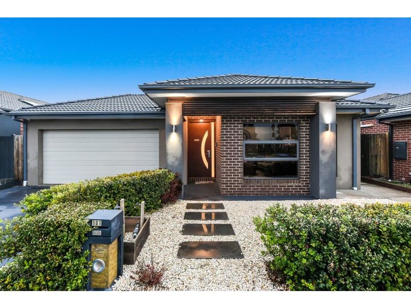 101 Everlasting Boulevard, Cranbourne West VIC 3977