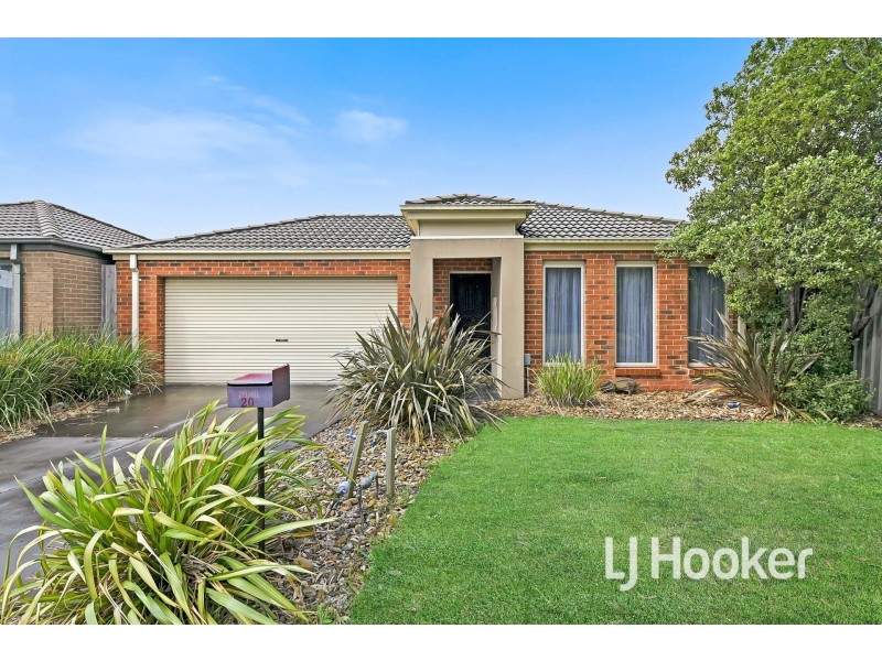 20 Maddock Drive, Cranbourne East VIC 3977