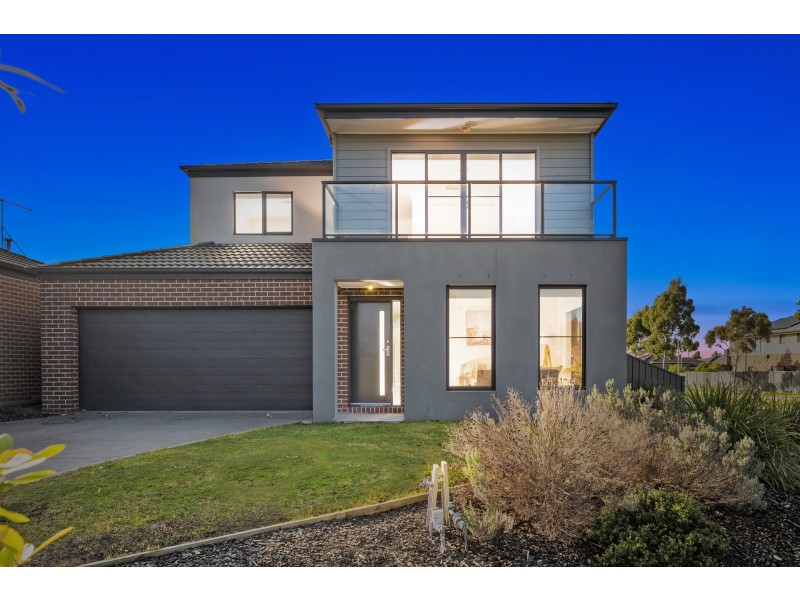 2 Haddington Way, Cranbourne East VIC 3977