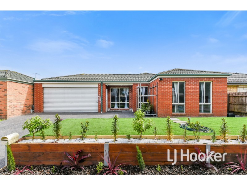 6 Mingay Place, Cranbourne West VIC 3977