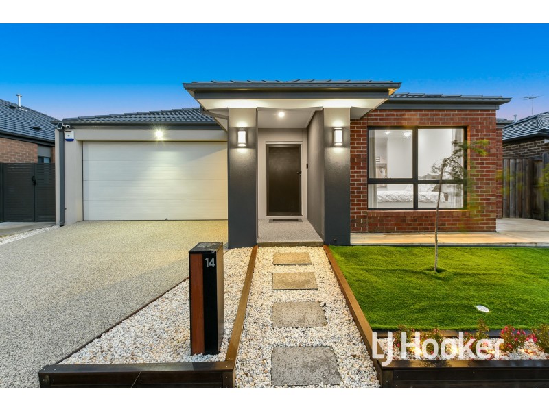 14 Clamoroso Drive, Clyde North VIC 3978