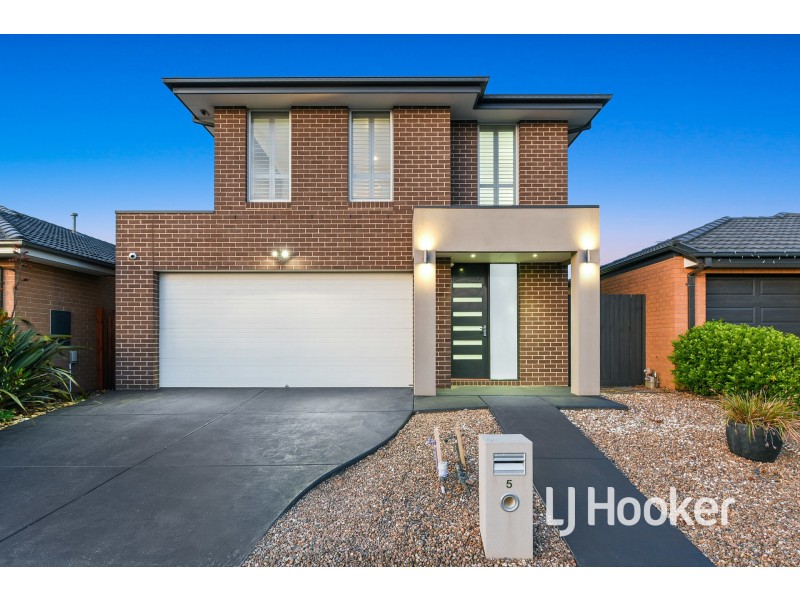 5 Deegan Way, Cranbourne East VIC 3977