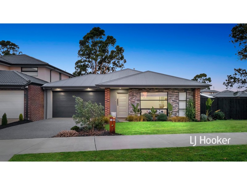 54 Snead Boulevard, Cranbourne VIC 3977