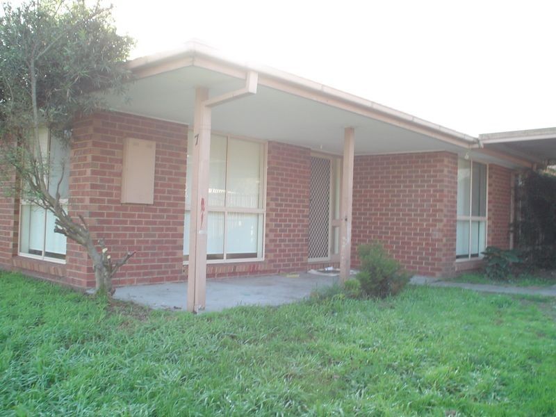 7 Tinara Court, Cranbourne VIC 3977