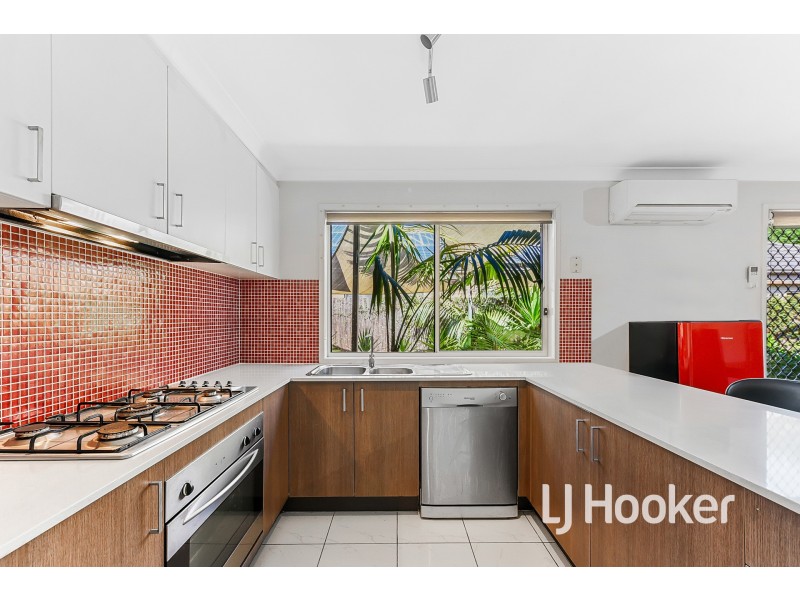 85 Broad Oak Drive, Cranbourne East VIC 3977