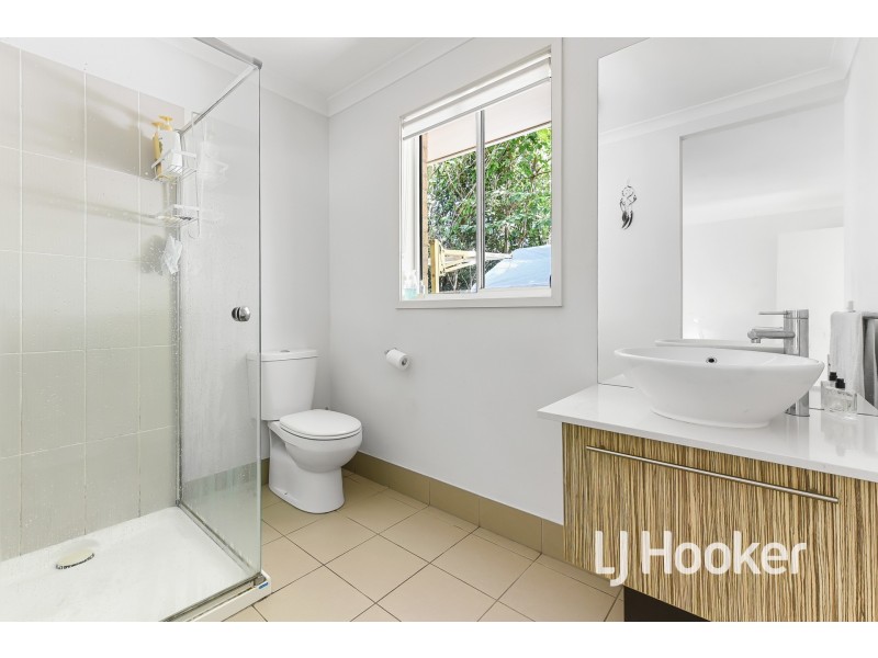 85 Broad Oak Drive, Cranbourne East VIC 3977