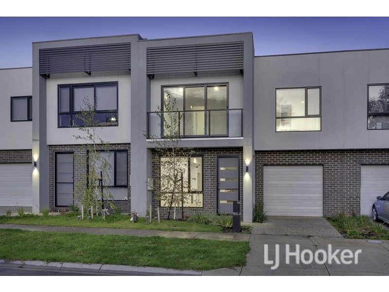 54 Statham View, Cranbourne West VIC 3977