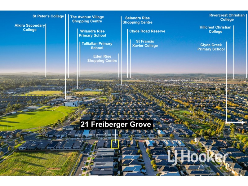 21 Freiberger Grove, Clyde North VIC 3978