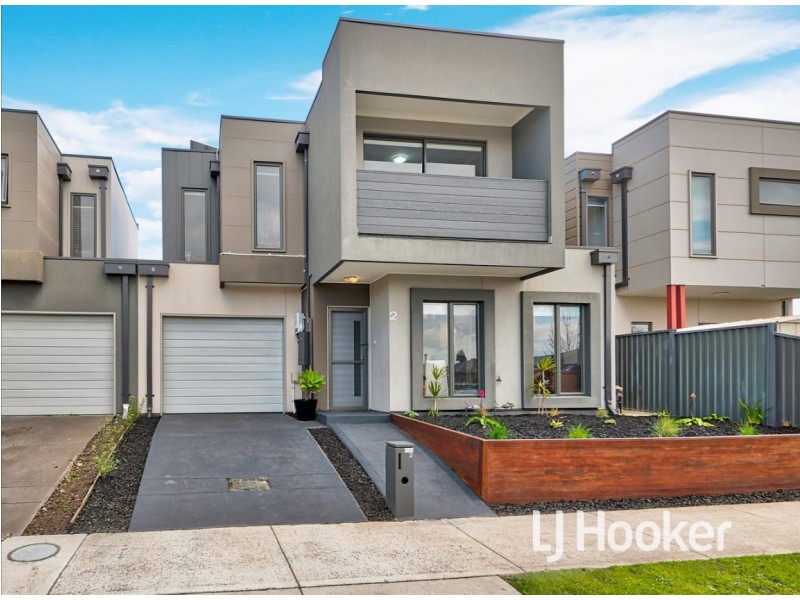 2 Easter Way, Cranbourne East VIC 3977