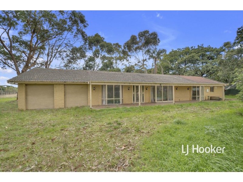 14 Mayfield Road, Cranbourne East VIC 3977