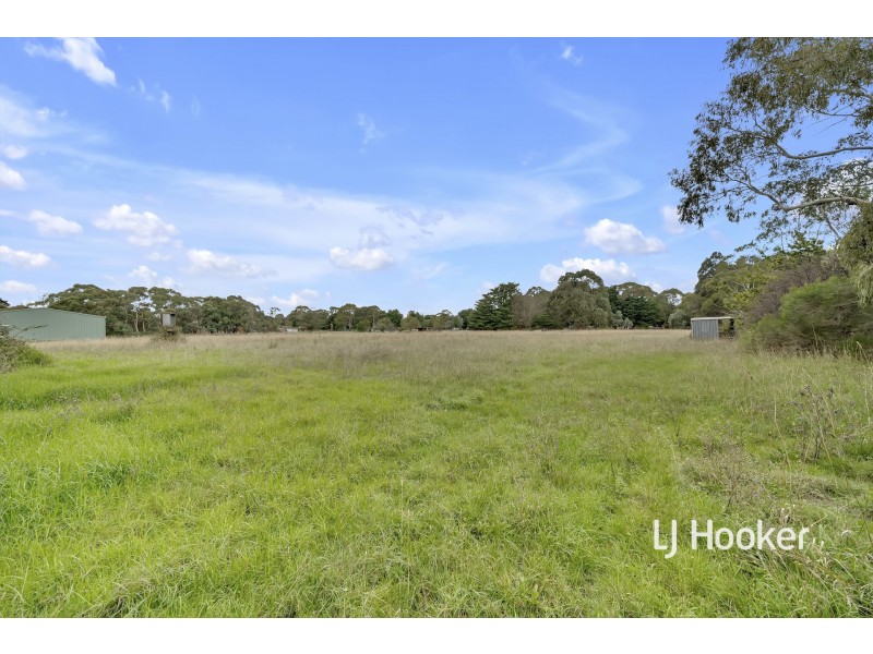 14 Mayfield Road, Cranbourne East VIC 3977