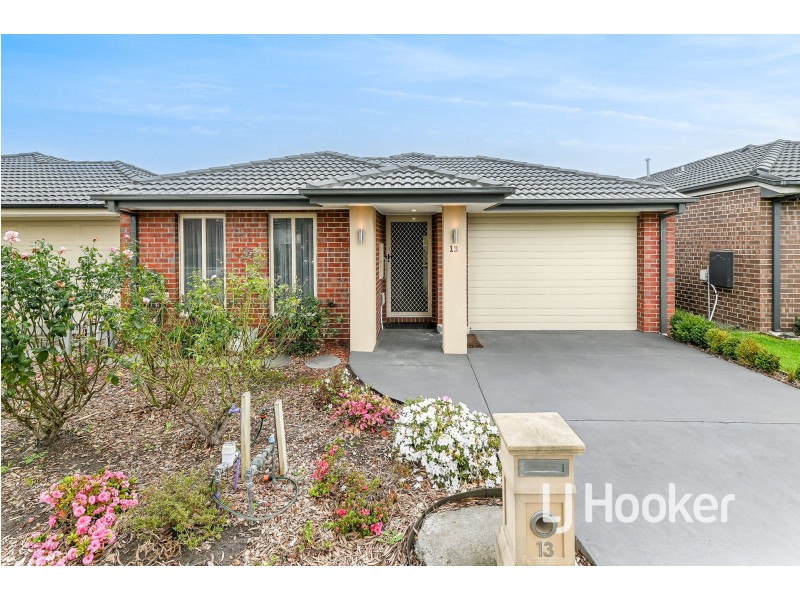13 Black Gum Crescent, Cranbourne West VIC 3977