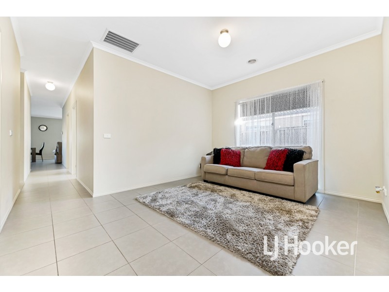 53 Banfield Place, Lyndhurst VIC 3975