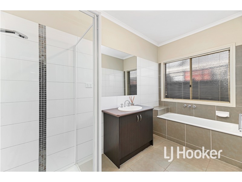 53 Banfield Place, Lyndhurst VIC 3975