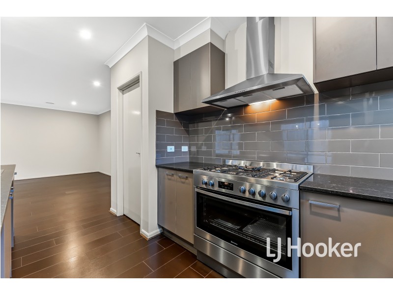 10 Shawshank Avenue, Clyde VIC 3978