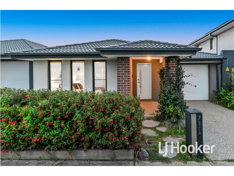 7 Catfish Street, Clyde North VIC 3978