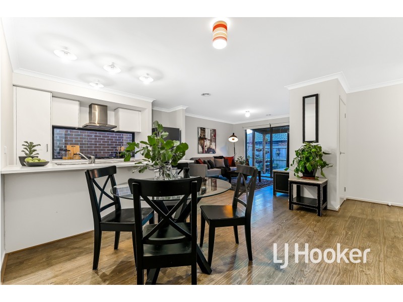 7 Catfish Street, Clyde North VIC 3978