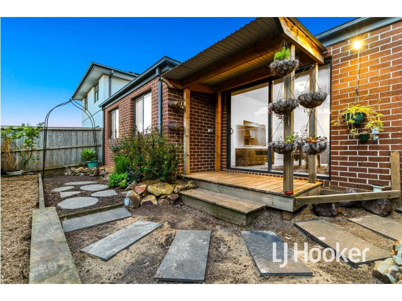 7 Catfish Street, Clyde North VIC 3978