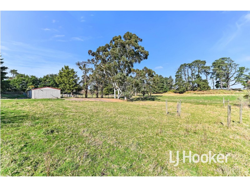 16 Meadow Road, Devon Meadows VIC 3977