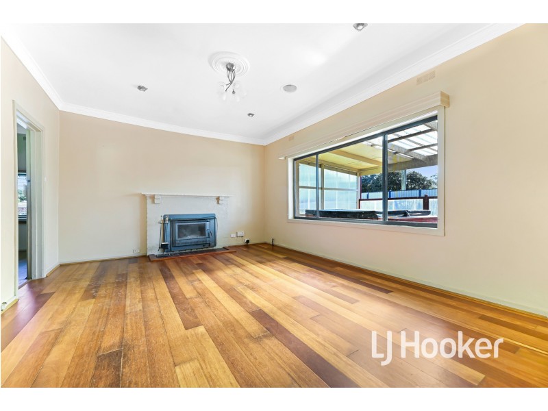 16 Meadow Road, Devon Meadows VIC 3977