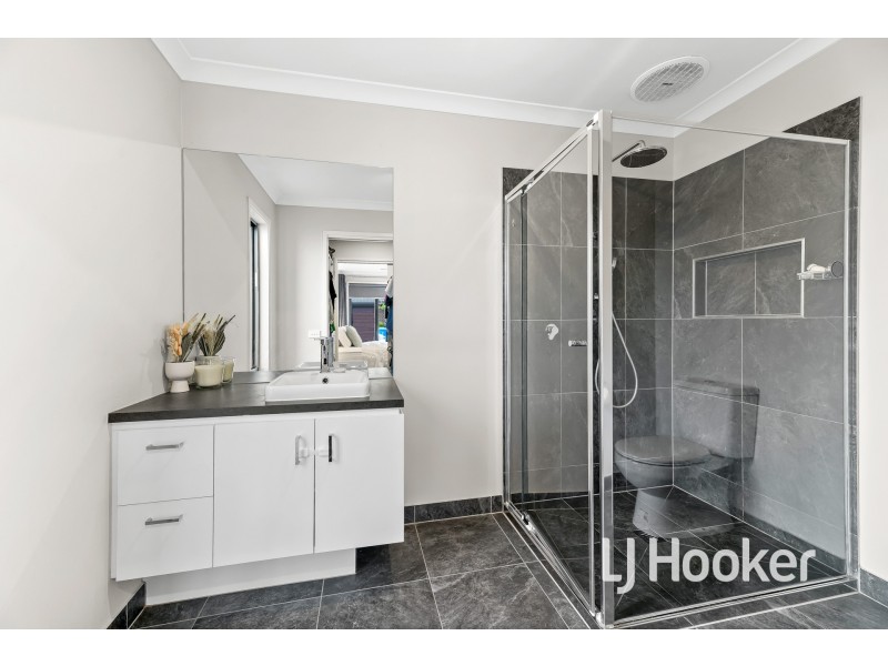 3 Freshman Avenue, Clyde VIC 3978