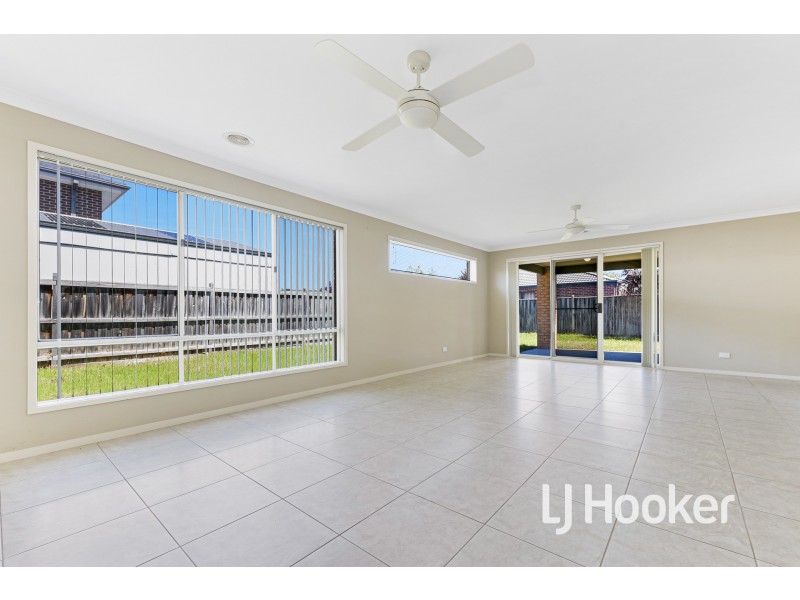 106 Brookwater Parade, Lyndhurst VIC 3975