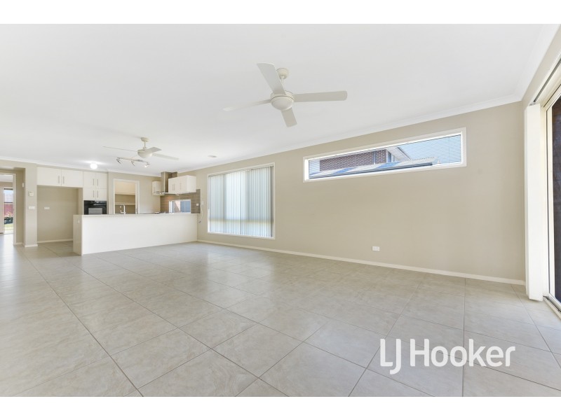 106 Brookwater Parade, Lyndhurst VIC 3975