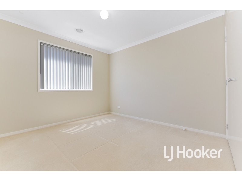 106 Brookwater Parade, Lyndhurst VIC 3975