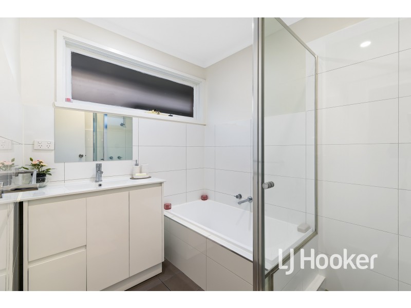 1/49 Loch Street, Cranbourne VIC 3977