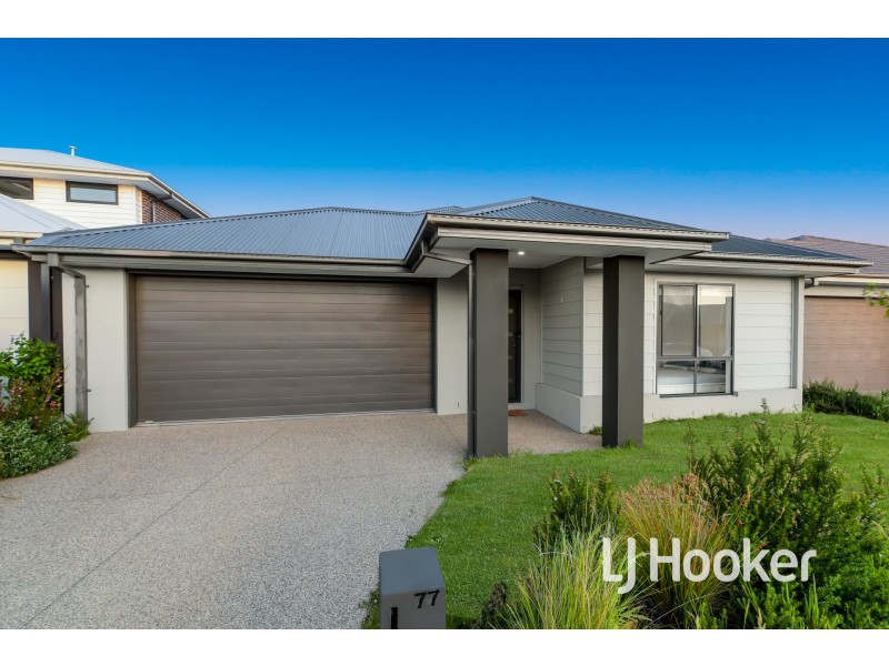 77 Pobblebonk Crescent, Clyde North VIC 3978