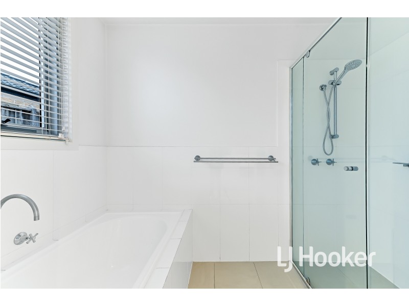 1 Moreton Bay Boulevard, Lyndhurst VIC 3975