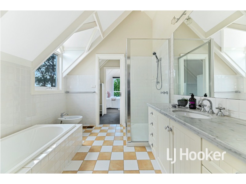 206-210 King Road, Harkaway VIC 3806