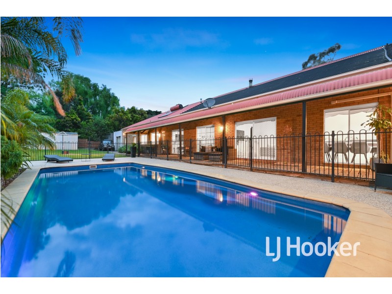 11 Harries Court, Narre Warren North VIC 3804