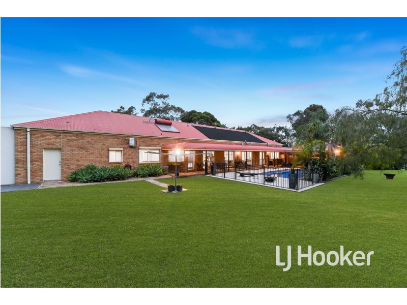 11 Harries Court, Narre Warren North VIC 3804