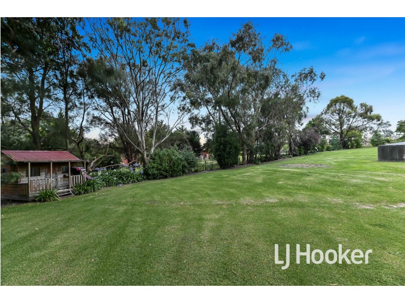 11 Harries Court, Narre Warren North VIC 3804